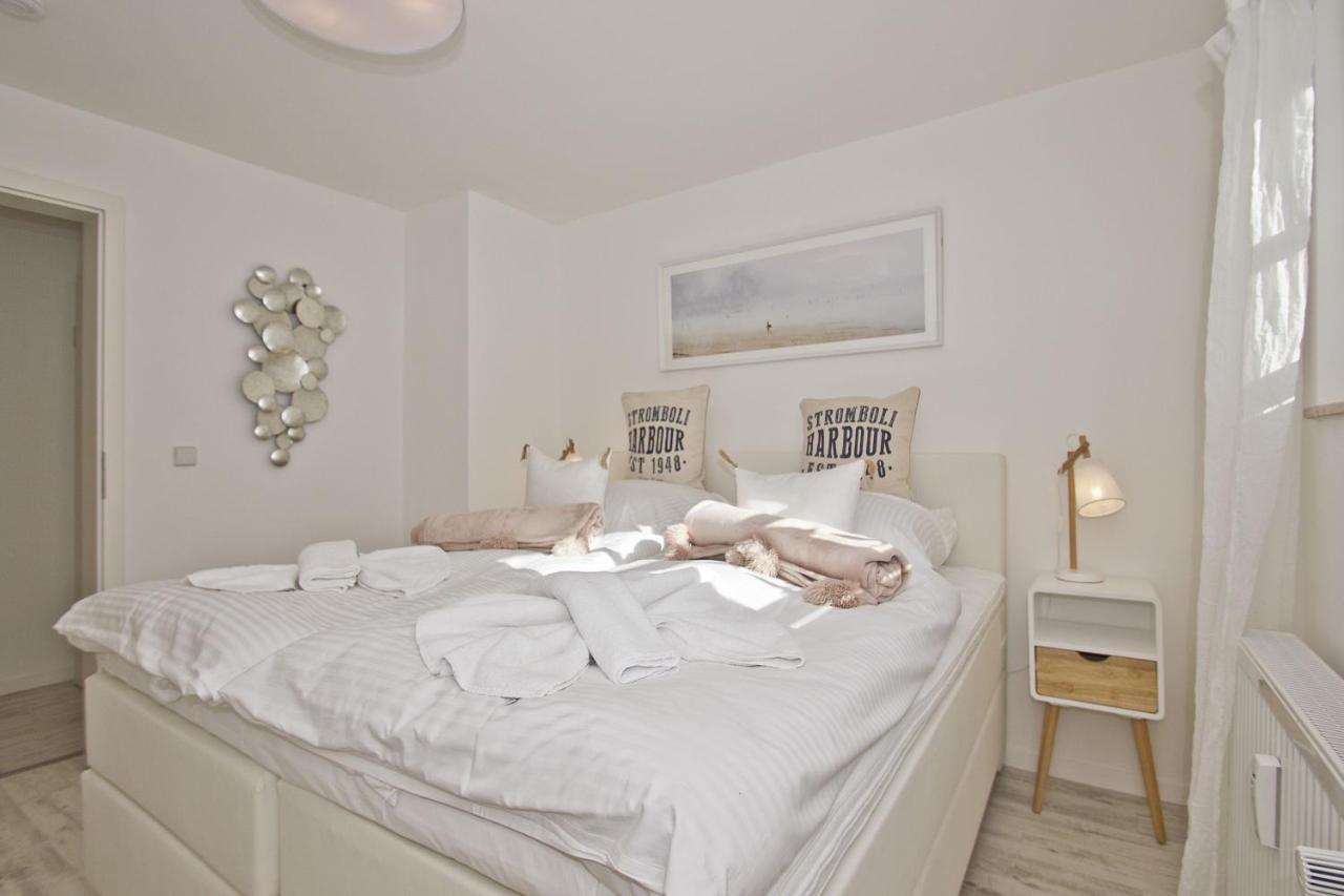 Moderne Ferienwohnung Mit Balkon, Meerblick - Ferienresidenz Zwei Boddenfewo 1-2 Lietzow Buitenkant foto